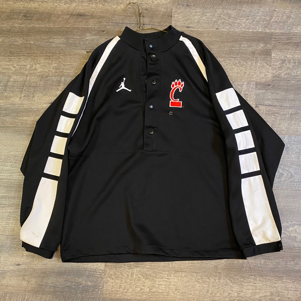 Vintage Jordan UC Bearcats warm up